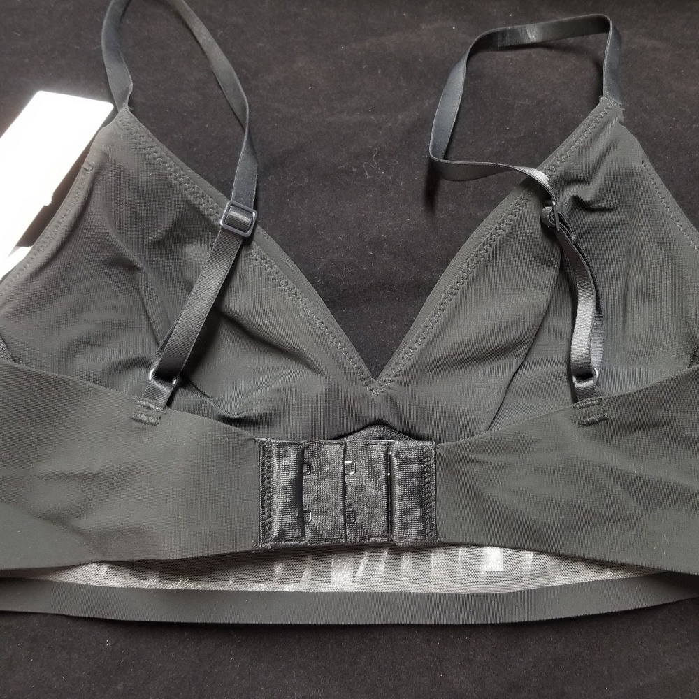 ✔SOLD✔ CK Lightly Lined Triangle Bralette - Picture 3 of 8